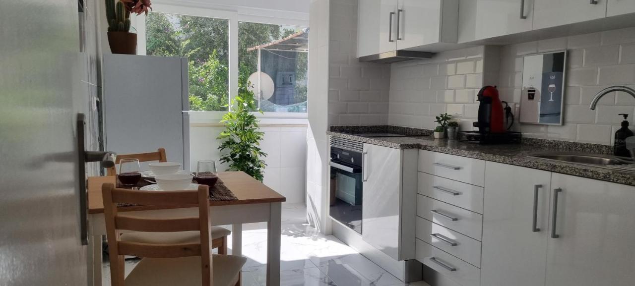 Canto Da Rocha Guesthouse Almada Bagian luar foto